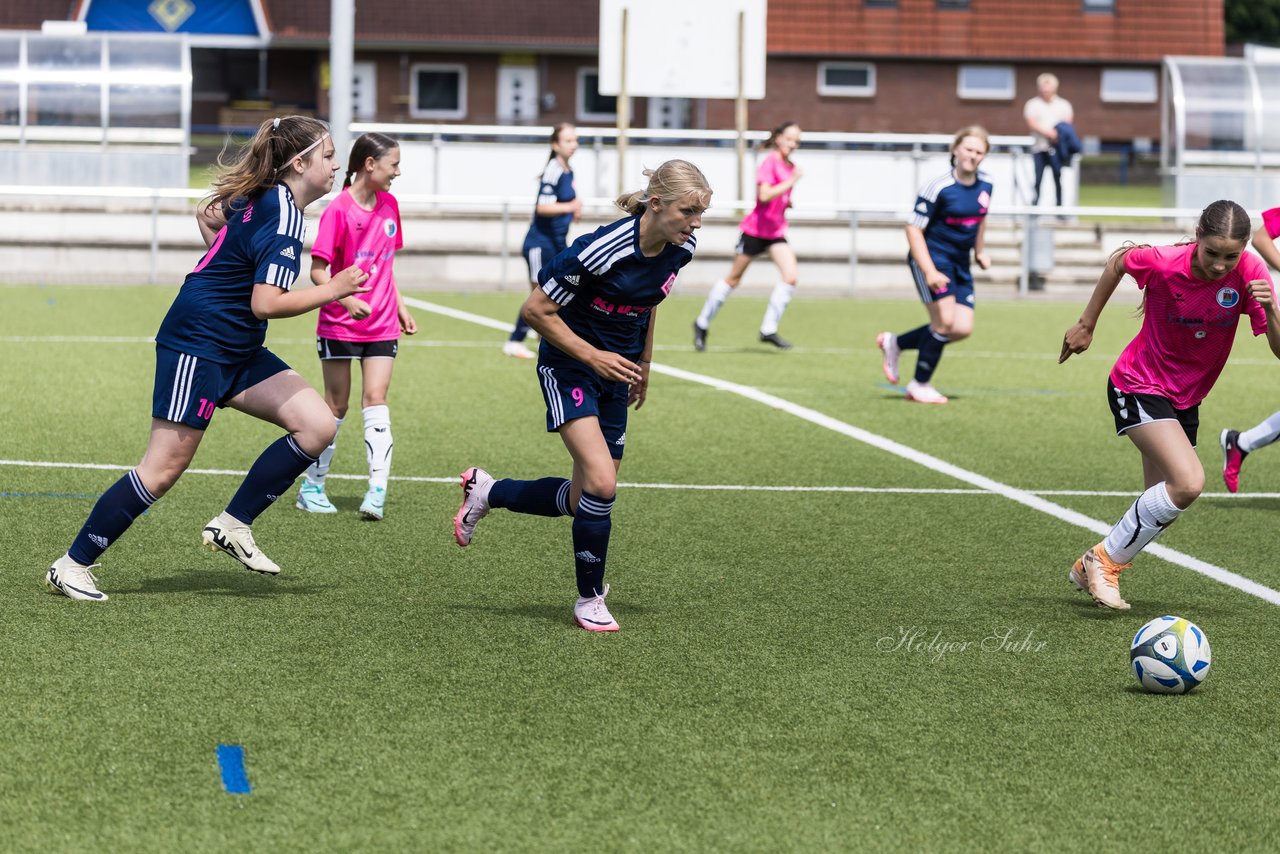 Bild 235 - wCJ Osterroenfelder TSV - VfL Pinneberg : Ergebnis: 0:15